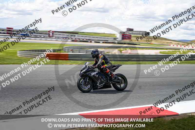 cadwell no limits trackday;cadwell park;cadwell park photographs;cadwell trackday photographs;enduro digital images;event digital images;eventdigitalimages;navarra;no limits trackdays;peter wileman photography;racing digital images;trackday digital images;trackday photos